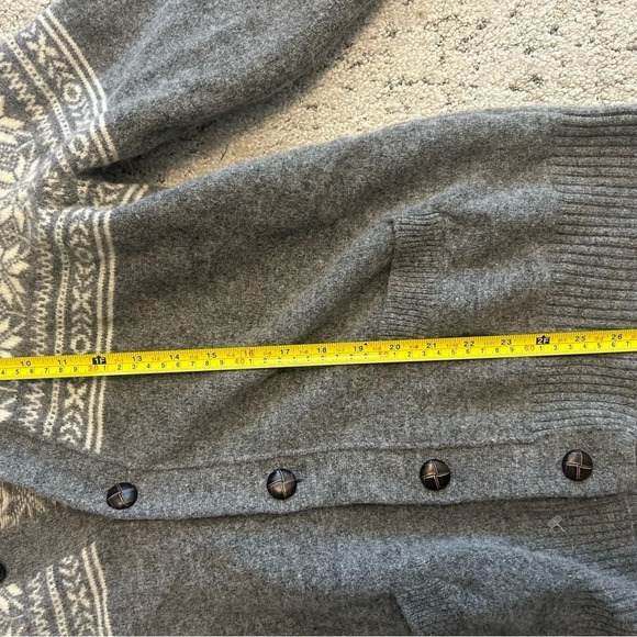 J.Crew men’s wool cardigan size  M good used condition back has a couple flaws - Picture 5 of 8